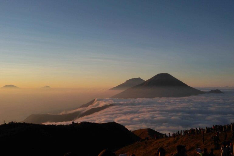 jalur pendakian gunung prau pemula